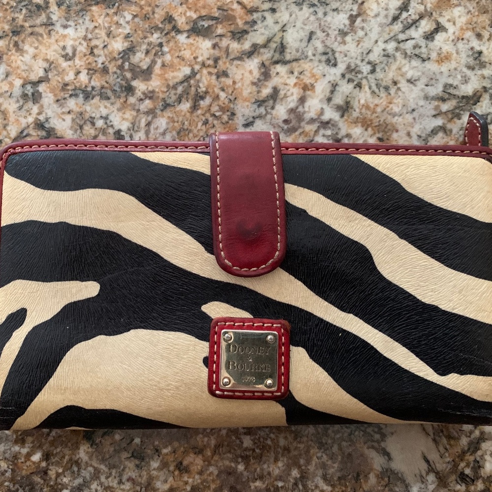 Dooney & Bourke wallet